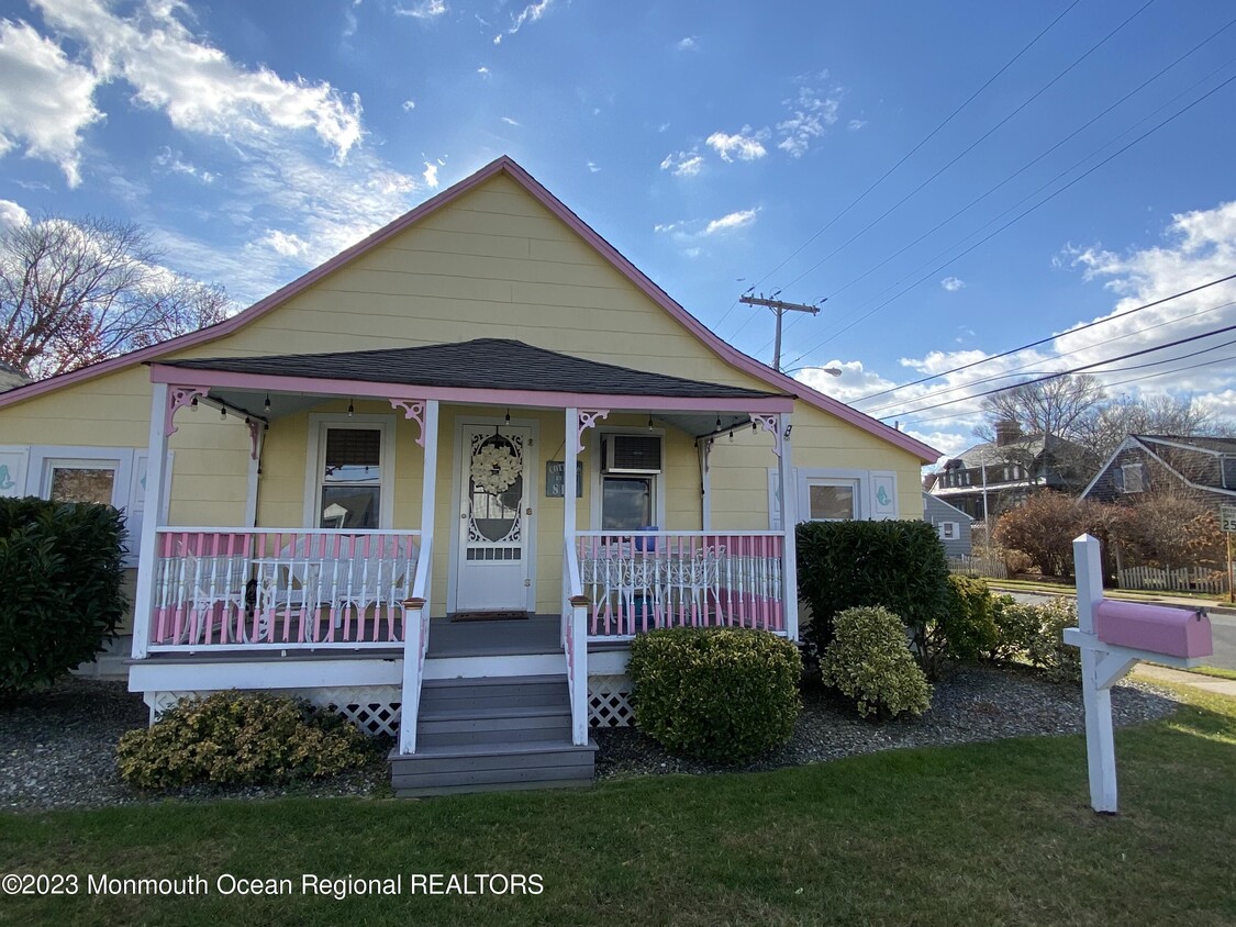 Primary Photo - 123 Bridge Ave