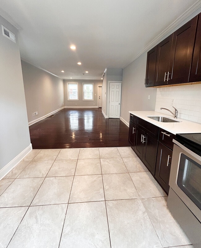 Foto del edificio - 6223 Hazel Ave