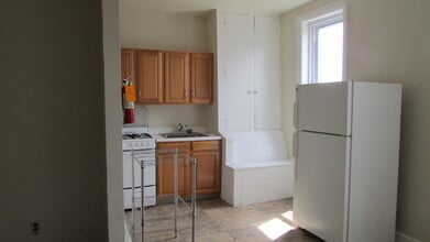 Building Photo - 6 E King St