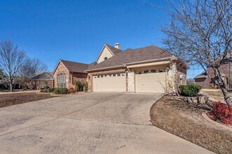 Building Photo - 350 Pine Valley Dr