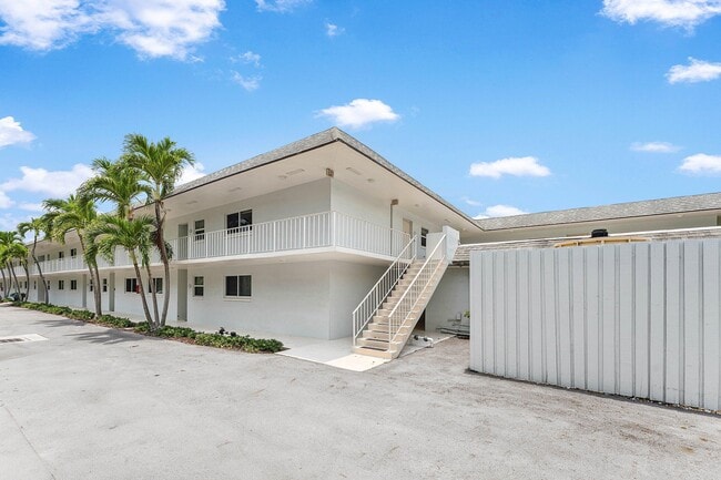 Foto del edificio - 207 Tropic Isle Dr