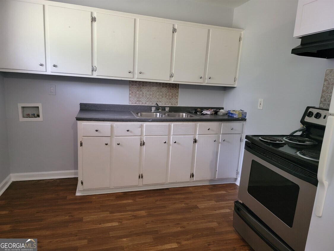 Foto del edificio - 4396 Glenwood Pkwy