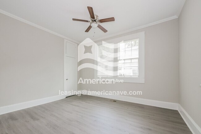 Foto del edificio - 12 Woodland Cir