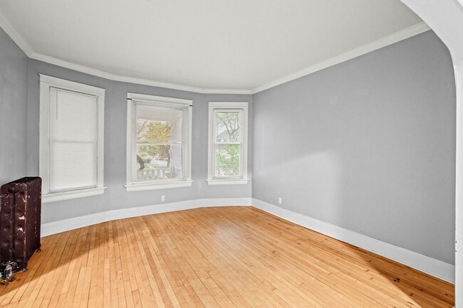 Building Photo - Bartlett Lower