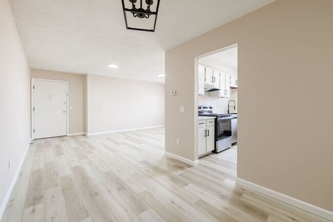 Foto del edificio - 35 Oakmount Ave