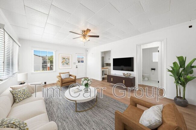 Building Photo - 123 E 18th Street