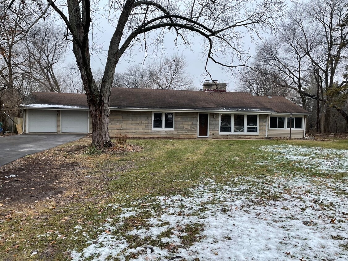 Primary Photo - 614 Saddle Rd