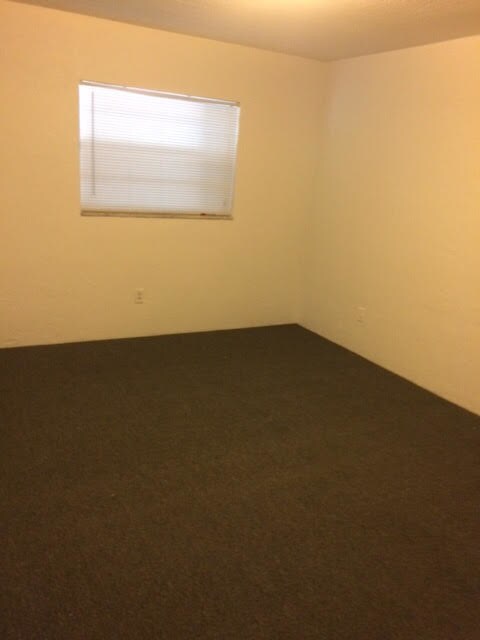Building Photo - 2411 N Oleander Ave