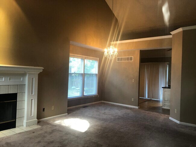 Building Photo - 12445 S Acuff Ct