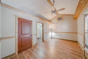 Building Photo - 302 S 14th St