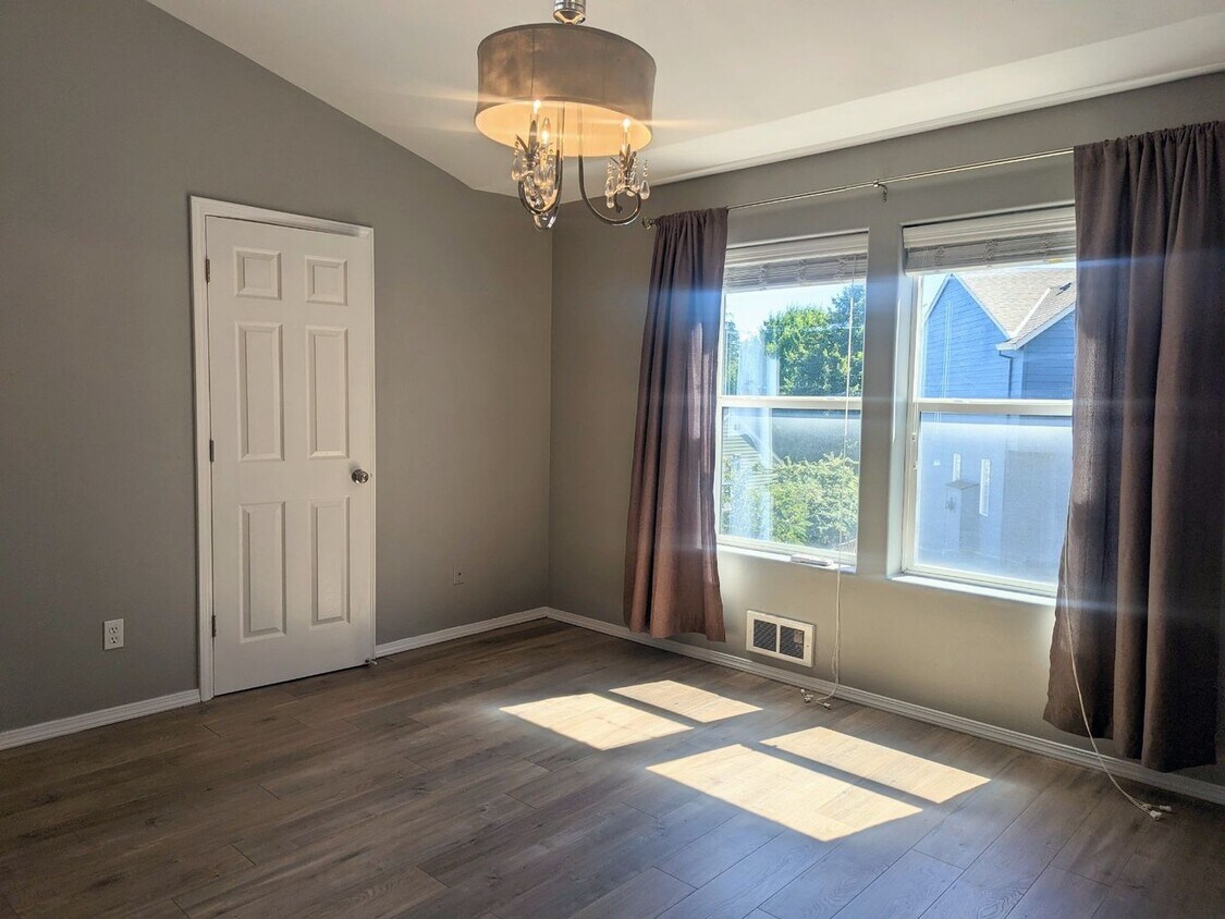 Foto principal - Beautiful Beaverton Townhouse Available Now!