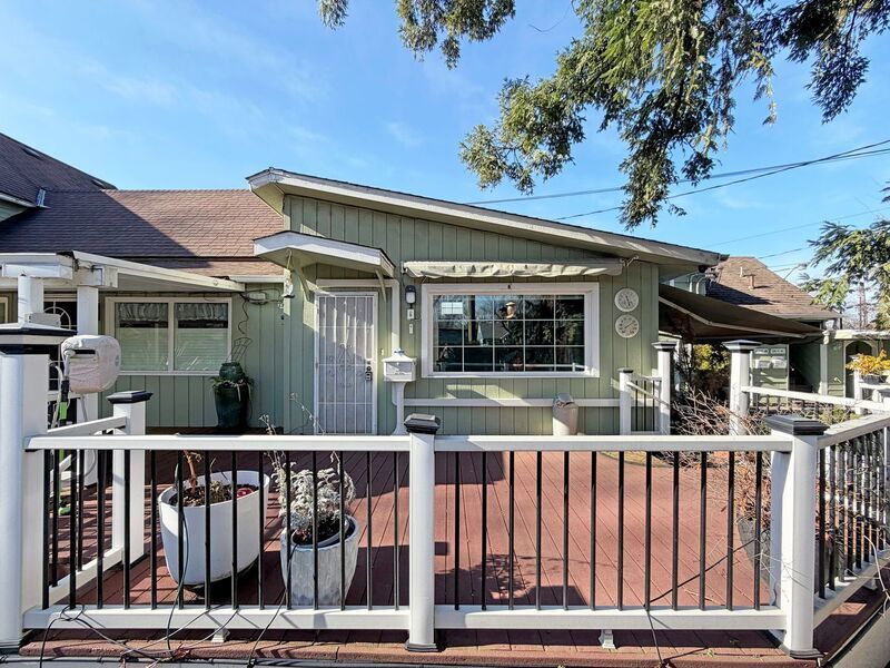 Photo - 731 W 8th St