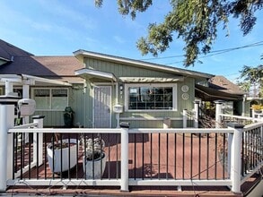 Building Photo - 731 W 8th Ave