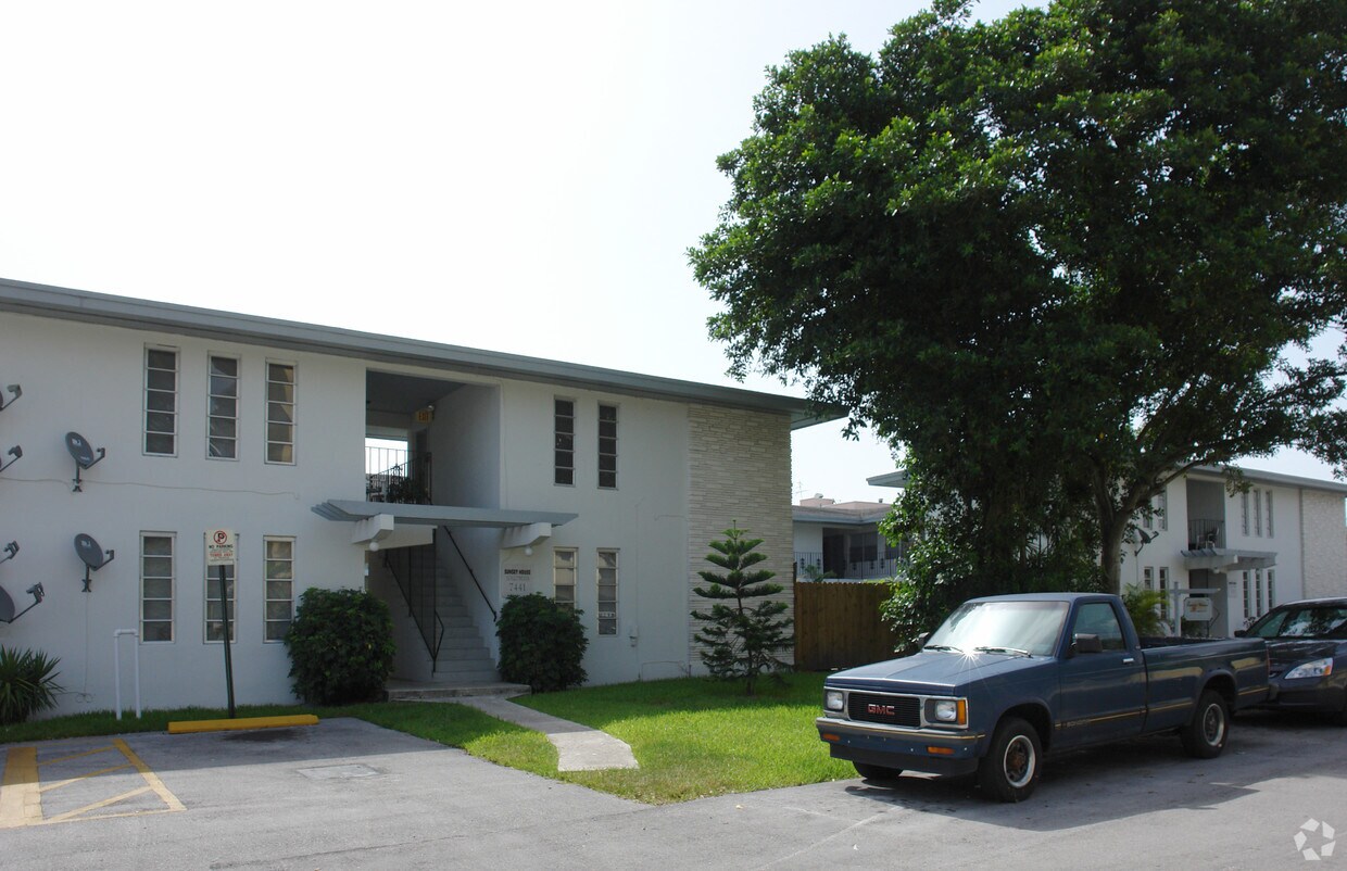 Foto del edificio - Sunset House Apartment