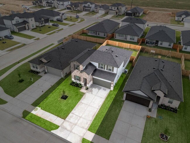 Building Photo - 31007 Delamere