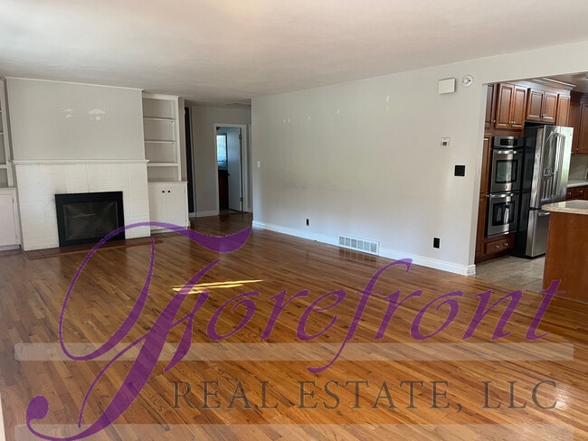 Building Photo - 3120 S Poplar St