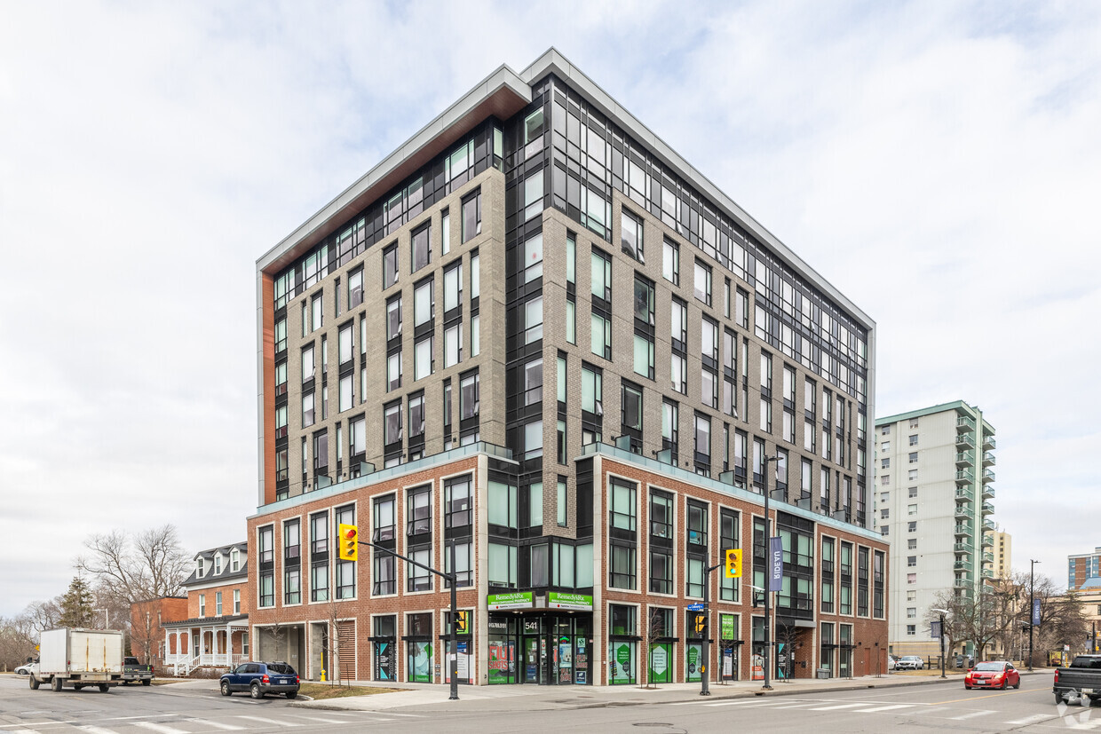 Primary Photo - 545 Rideau