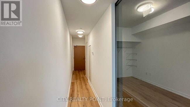 Building Photo - 1195 The Queensway