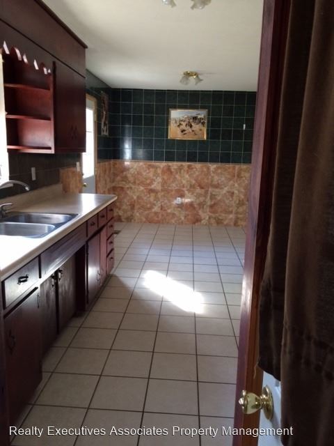 Building Photo - 3 br, 2 bath House - 3262 Sevierville Road