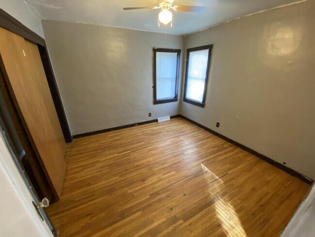 Building Photo - 424 N 4TH AVE