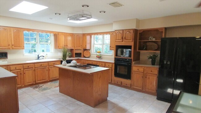 Foto del edificio - Large Executive Beauclerc Pool Home