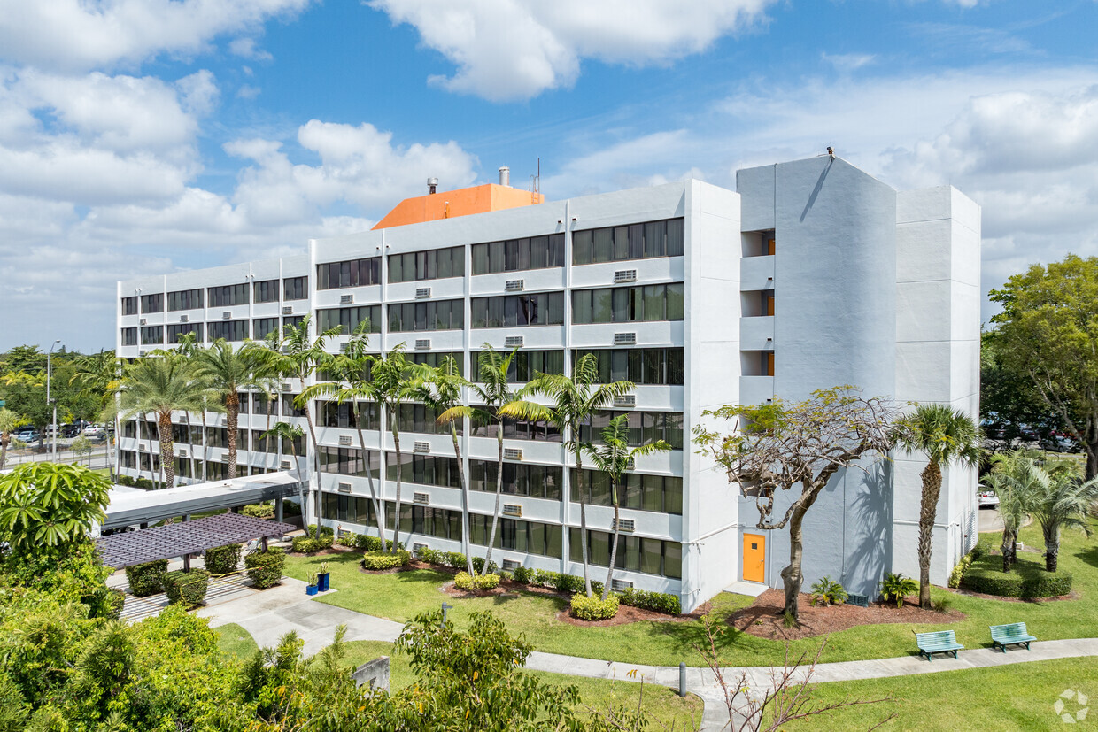 Primary Photo - South Miami Plaza