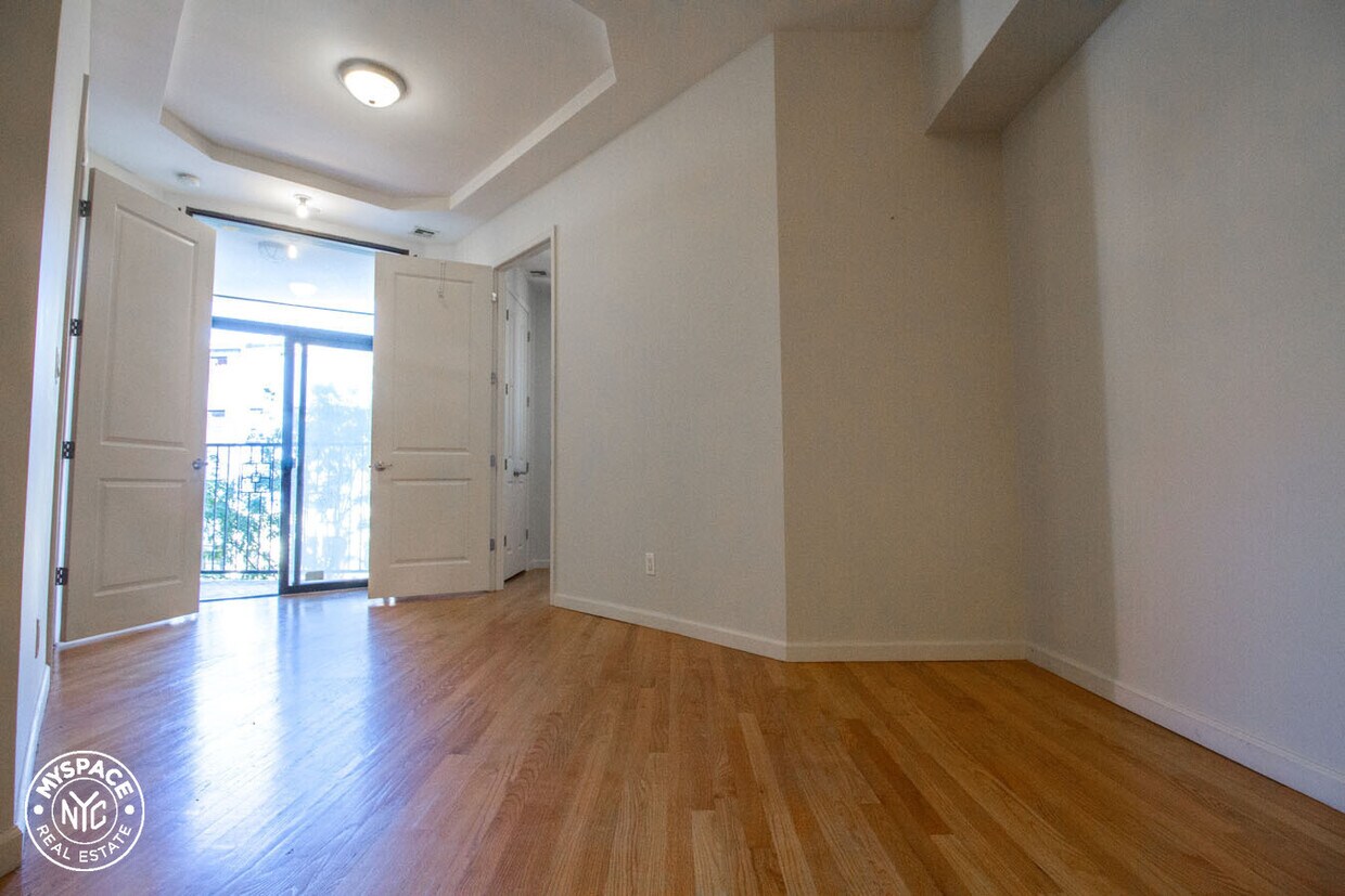 Foto principal - 22 Goodwin Pl