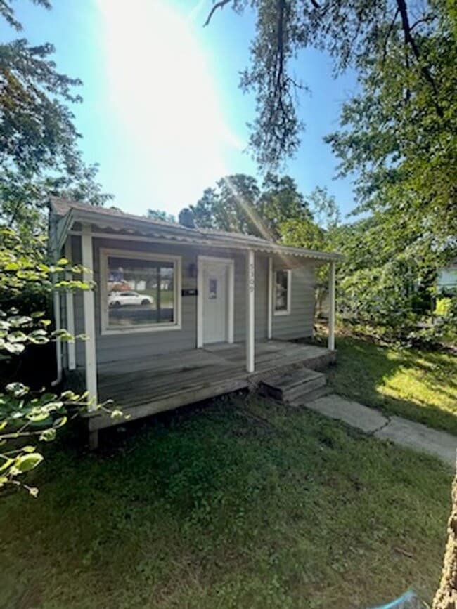 Building Photo - 5309 Mc Clellan St