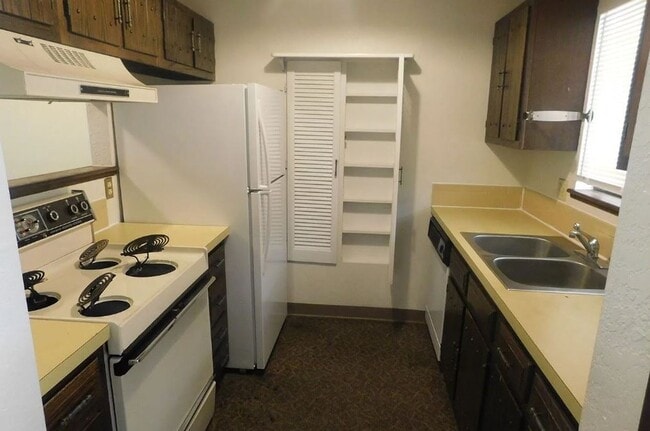 Foto del edificio - Charming 2-Bed Condo Near CMU & St. Mary’s...