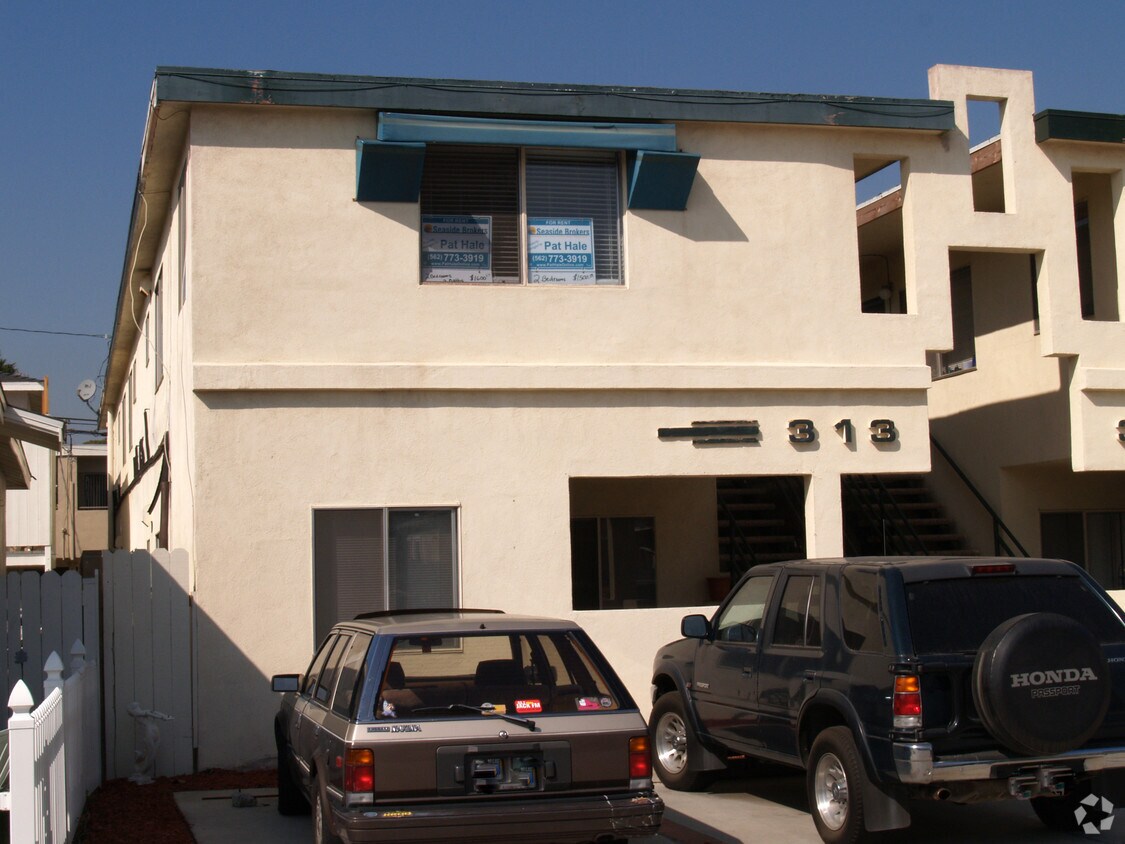 Building Photo - 313 8th St