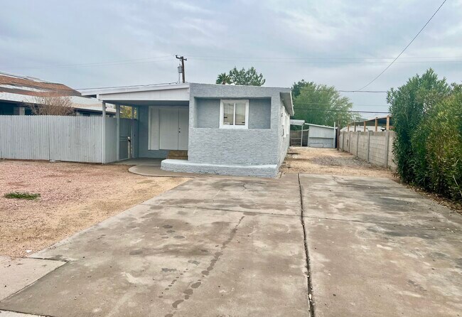 Building Photo - 2631 E Kings Ave