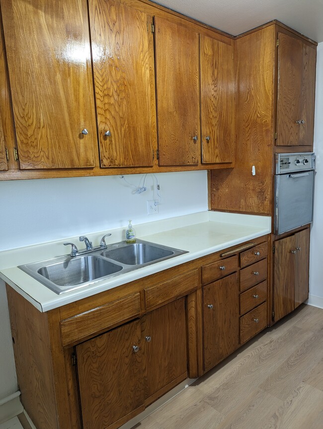 Kitchen - 2988 Royal Palm Dr