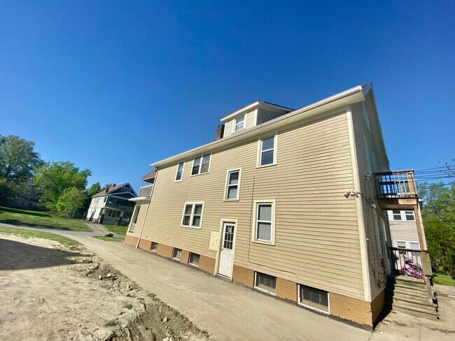 Building Photo - 3333 Desota Ave