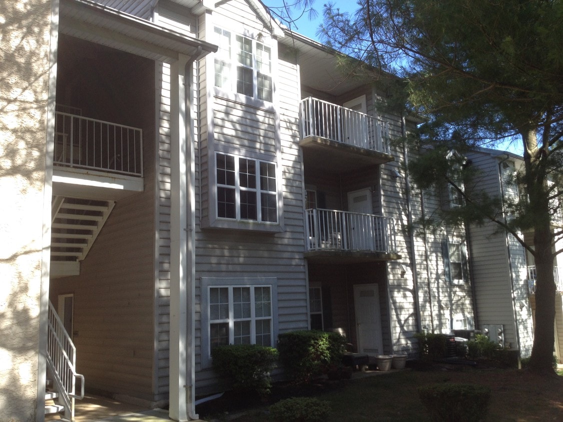 Primary Photo - 1645 Braken Ave