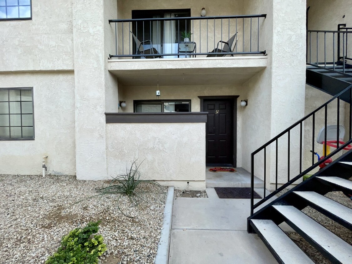 Foto principal - $950.00 rent, gated condo community with p...