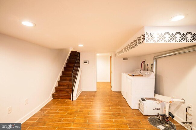 Foto del edificio - 2142 Latona St