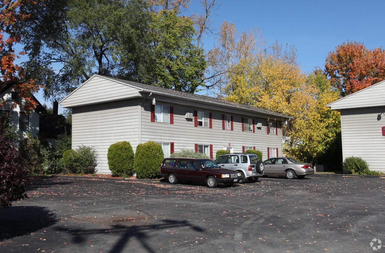 Building Photo - Hiden Brook Terrace