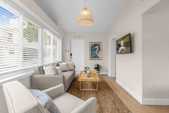 Building Photo - 637 S Orlando Ave