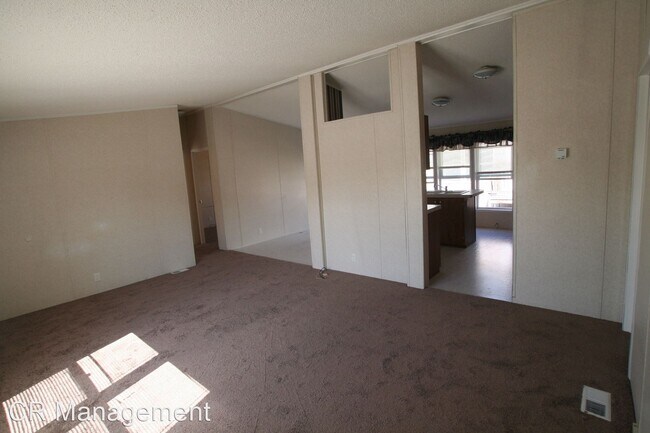 Building Photo - 3 br, 2 bath House - 2747 Olivine St.
