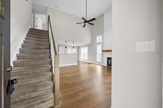 Foto del edificio - 4 Bedroom 2 1/2 Bath Home For Rent in Gate...