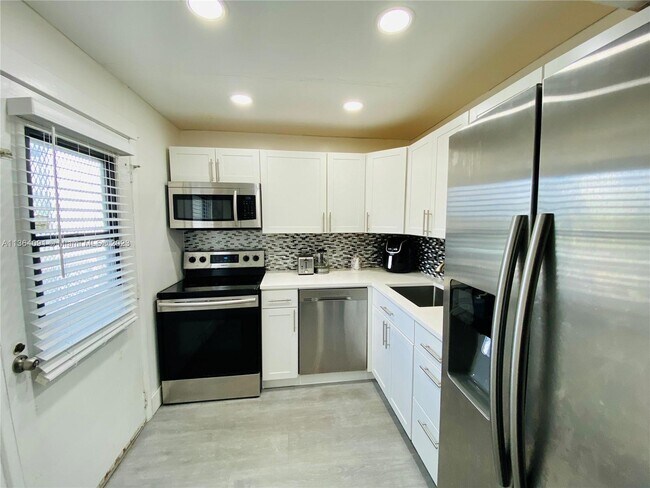 Foto del edificio - 3475 N Country Club Dr