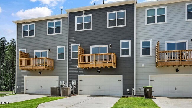 Foto del edificio - 2241 Horton Pk Dr