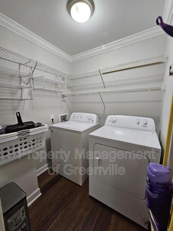 Foto del edificio - 2215 E Lee Rd
