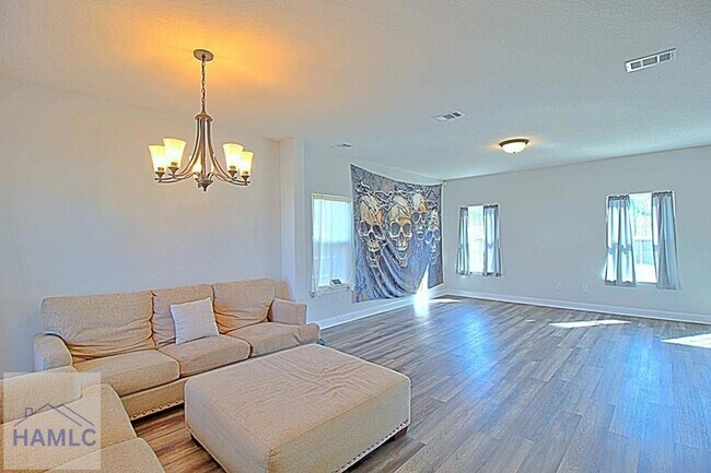 Foto del edificio - 430 Rutledge Dr