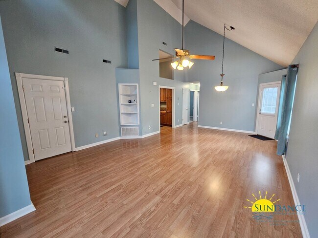 Building Photo - Beautiful Cottage, a great place to call h...
