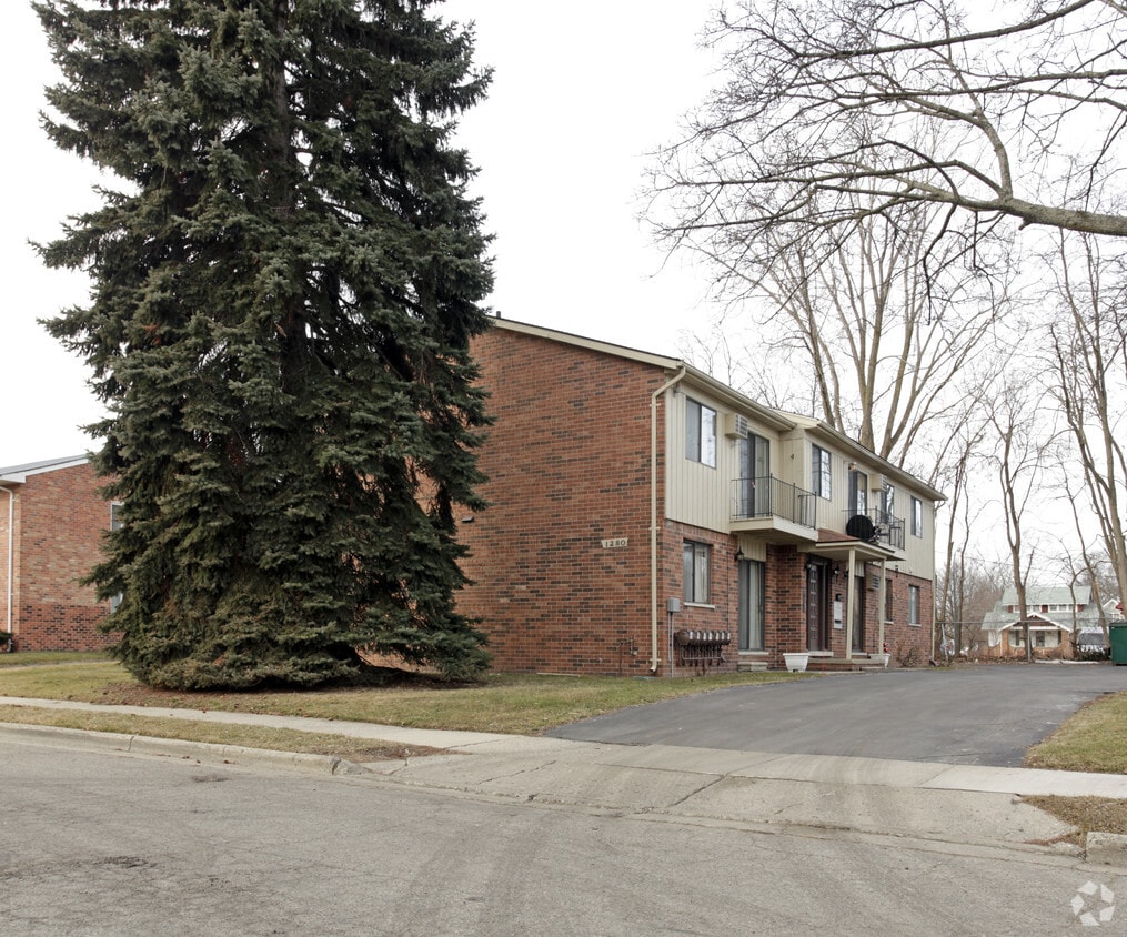 1280 Dewey St, Plymouth, MI 48170 Apartments in Plymouth, MI