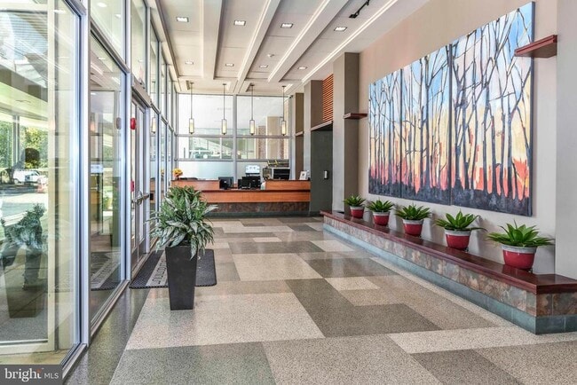 Foto del edificio - 4600 S Four Mile Run Dr