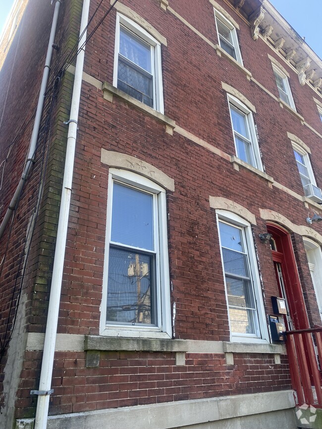 Battle Monument Apartments for Rent with High Ceilings - Trenton, NJ ...