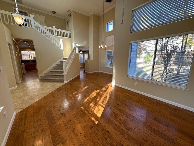 Building Photo - Beautiful 3 Bedroom, 2.5 Bath Antioch Home...