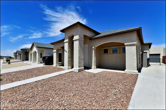 Foto del edificio - 14321 Bill Lazor Pkwy
